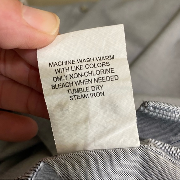 DKNY Men’s Satiny Shaped Slim Fit Natural Stretch Long Sleeve Dress Shirt - Picture 6 of 7